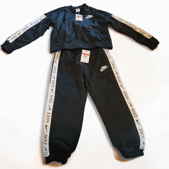 Nike Other - No Longer Available Nike Big Kid's Track Suit Size Size Large